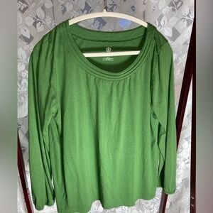 Covington long sleeve green T, pretty neckline detail & elastic cuff sz L
